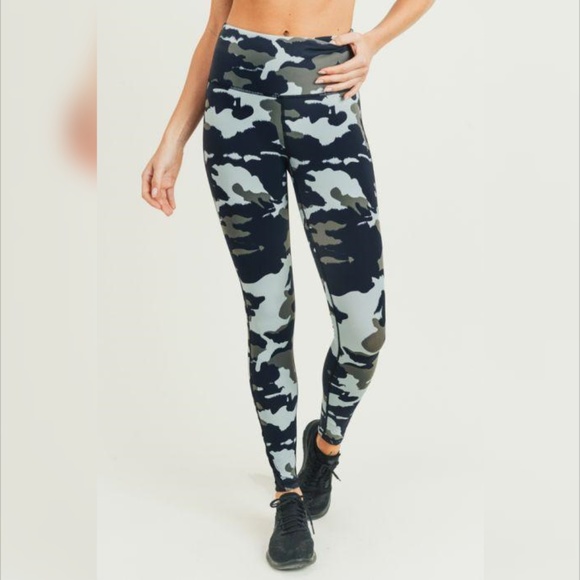 Mono B / Leggings Hut Pants - Jungle Camo Criss-Cross Strap Highwaist Leggings